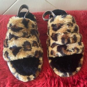 Women’s UGG Fluff  Slide New!